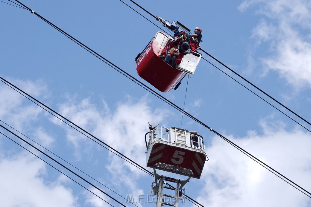 Koelner Seilbahn Gondel blieb haengen Koeln Linksrheinisch P260.JPG - Miklos Laubert